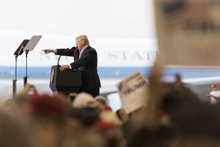 Trump sugerează că SUA sunt pregătite să riposteze în urma atacurilor din Arabia Saudită