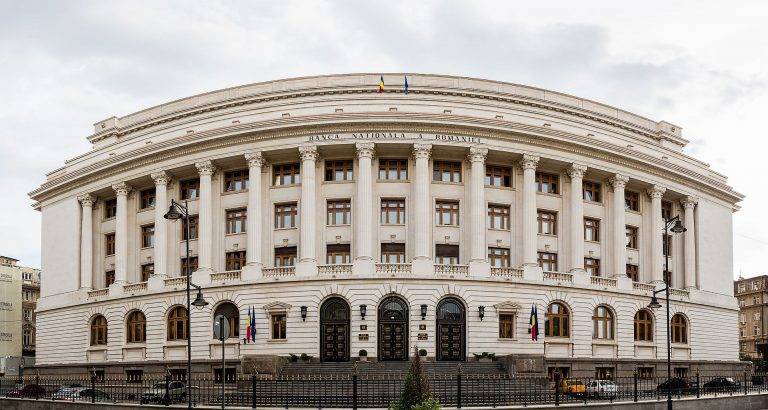 Presiuni inflaționiste în creștere pe partea cererii și a costurilor salariale