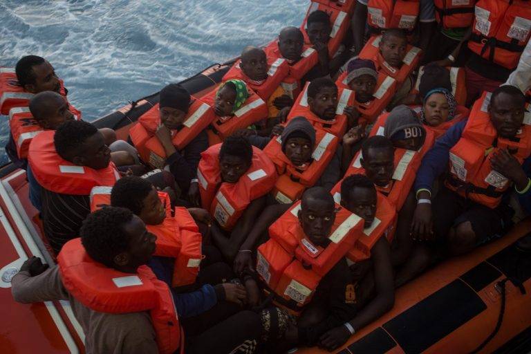 Zeci de imigranţi extracomunitari au murit într-un naufragiu produs în Marea Mediterană