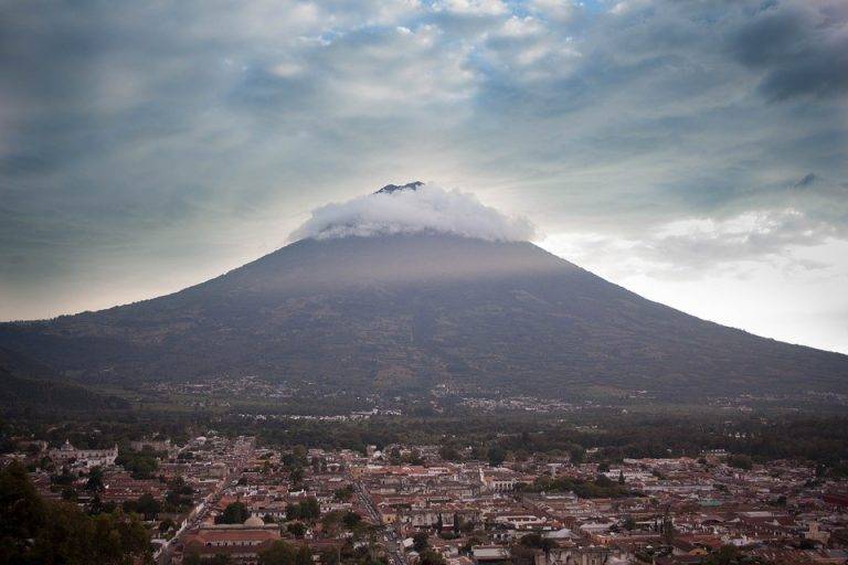 Guatemala: Vulcanul Fuego erupe din nou