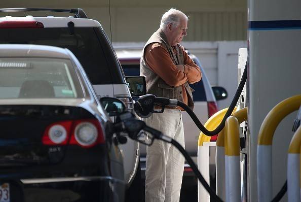 Petrolul urcă spre 80 de dolari barilul