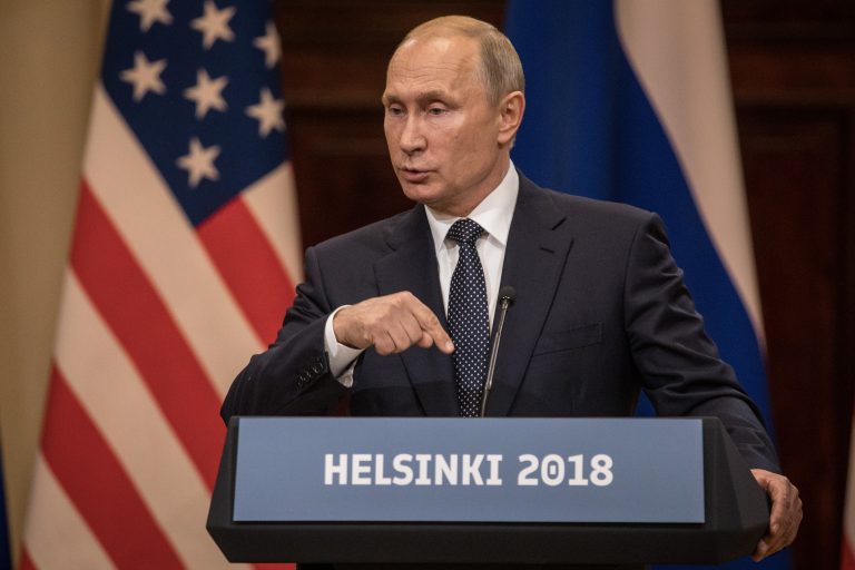 Putin îi atacă pe criticii summitului său cu Trump