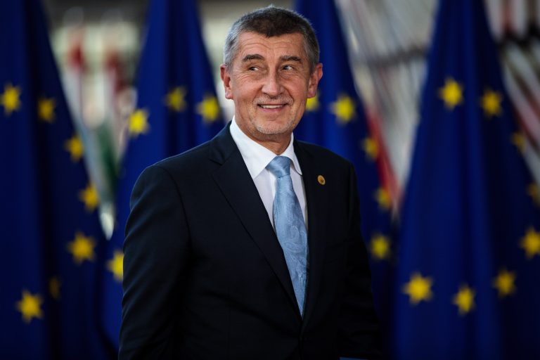Una după alta: Demisii în guvernul ceh în urma acuzaţiilor de plagiat