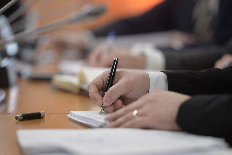România, buget de familie: Cheltuieli mari, investiții subfinanțate