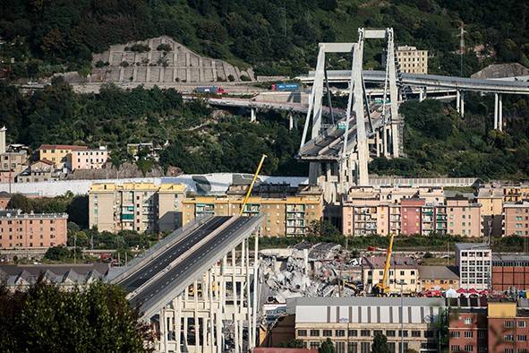 Patru români au murit în Italia, în timp ce erau urmăriți de poliție