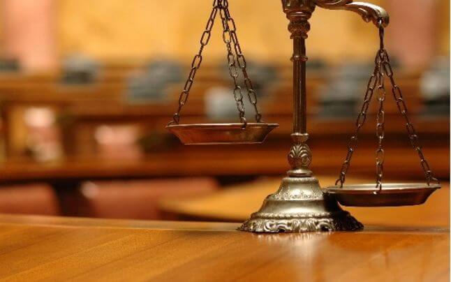 Curtea Supremă: adunările publice trebuie anunțate dacă se țin pe drumurile publice sau în preajma instituțiilor
