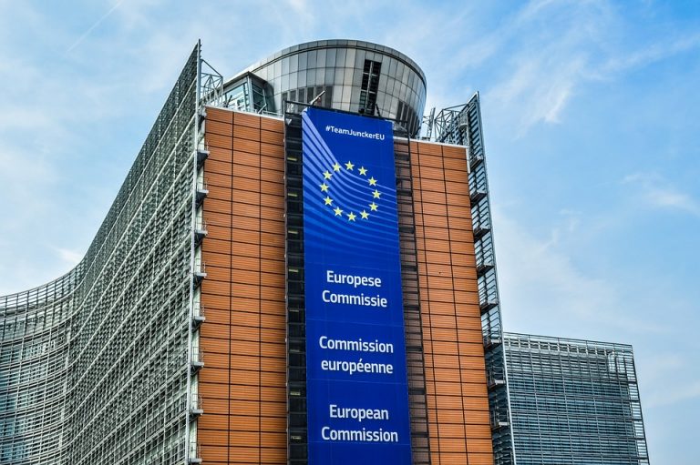 Uniunea Europeană a respins formal bugetul italian