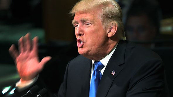 Gafele lui Trump: prompterul este de vină