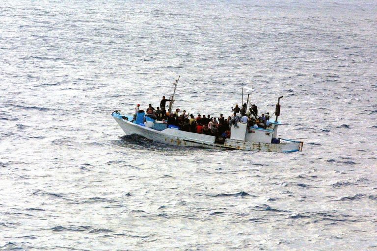 LE MONDE: Atena vrea să trimită 10.000 de migranți înapoi în Turcia  până la sfârșitul anului 2020