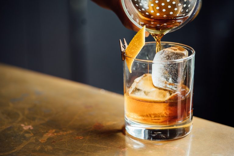 Europenii au cheltuit aproape 130 de miliarde de euro pe alcool, în 2017
