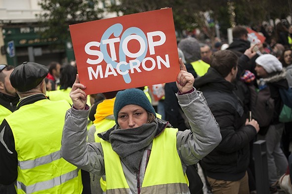 Va câștiga Macron pariul cu Franța și cu Europa?
