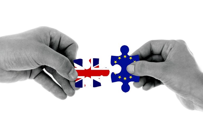 Elveția acordă 3.500 de permise de muncă pentru britanici, în cazul unui Brexit fără acord