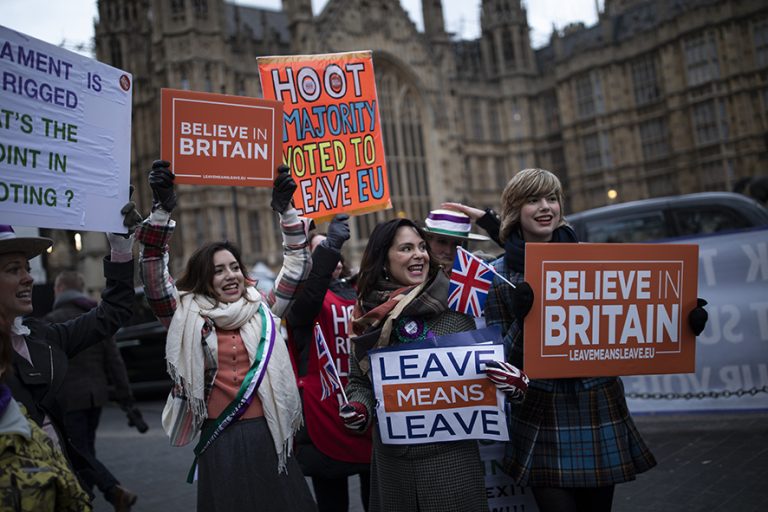 Marea  Britanie: impasul persistă…