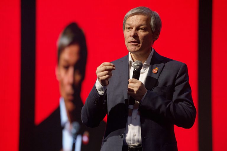 Cioloș: Voi face tot ce ține de mine pentru ca USR-PLUS să fie parte a majorității