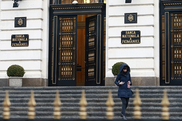 ”Ignorarea sistematică a obligației inițiatorilor de consultare a Băncii Centrale Europene” este acuza pe care BNR o aduce guvernului