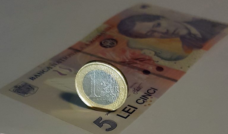 Reuters: Leul românesc are cea mai slabă performanţă din ECE. Avertizare privind anul 2020