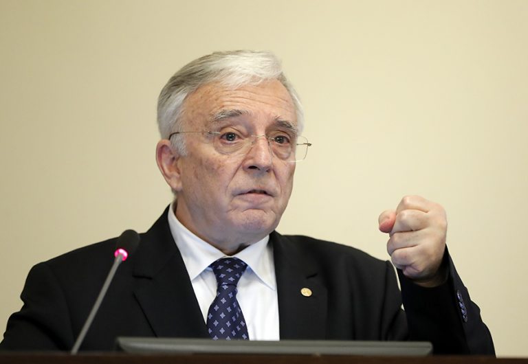 Bloomberg: Se apropie clipa deciziei pentru Isărescu. Moment crucial pentru BNR în era populismului