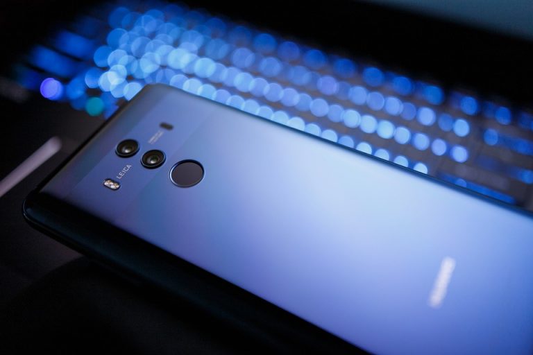 Huawei: Sancțiunile impuse de SUA vor afecta miliarde de utilizatori