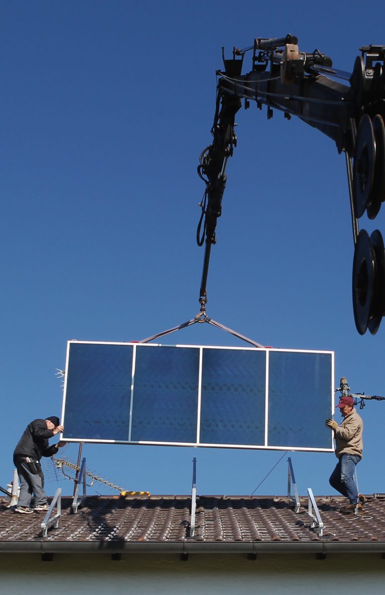 Producția de energie solară va înregistra o creștere de peste 10% în 2019 și 2020