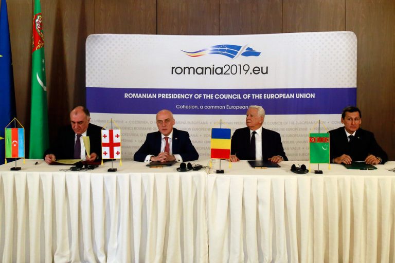 Astăzi, 4 martie 2019, la București, a avut loc reuniunea cvadrilaterală a miniștrilor afacerilor externe ai Republicii Azerbaidjan, Georgiei, României și Turkmenistanului, dedicată promovării inițiativei privind crearea rutei de transport de mărfuri între Marea Neagră și Marea Caspică.