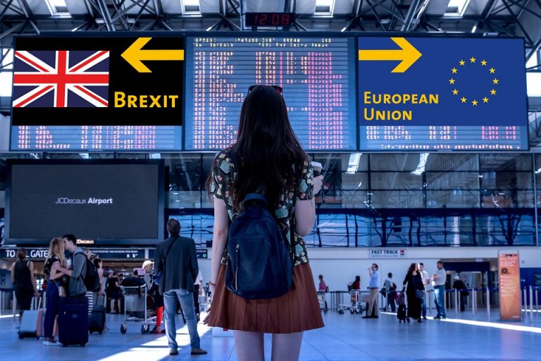 O petiție pentru renunțarea la Brexit a strâns aproape un milion de semnături în 24 de ore