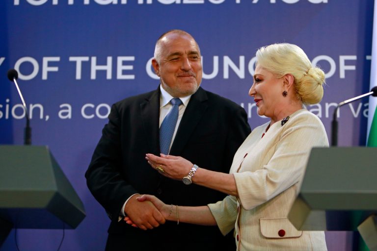 Bulgarii vor ca România să dragheze Dunărea, folosind bani europeni