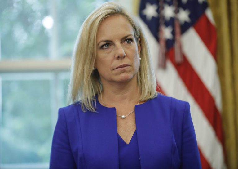 Secretarul american al Securității Interne a demisionat