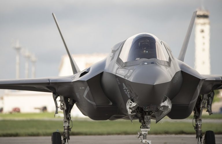 Japonia a recuperat fragmente din avionul F-35 prăbușit luna trecută
