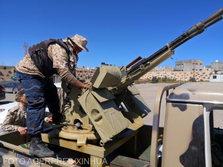 Un avion al forțelor guvernamentale a fost doborât în Libia