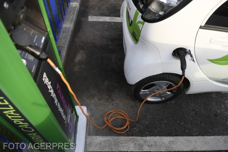Administrațiile locale ar putea fi obligate să achiziționeze un număr minim de mașini electrice