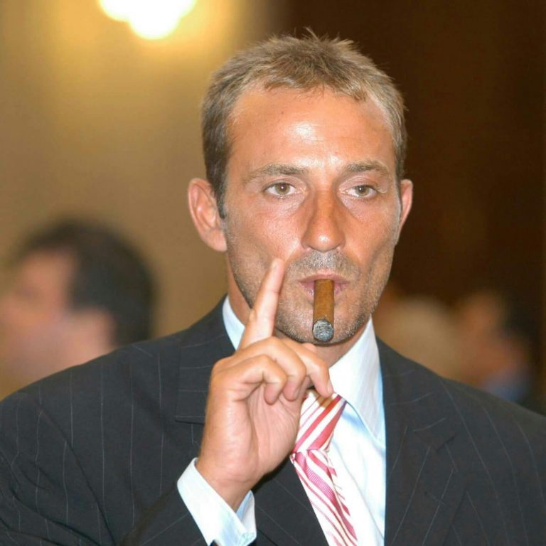 Radu Mazăre va lucra, începând de marți, la atelierul de croitorie de la Penitenciarul Rahova