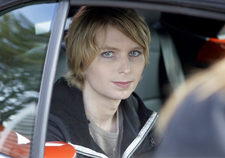Chelsea Manning, sursă importantă a WikiLeaks, în arest după ce a refuzat să depună mărturie împotriva lui Asange