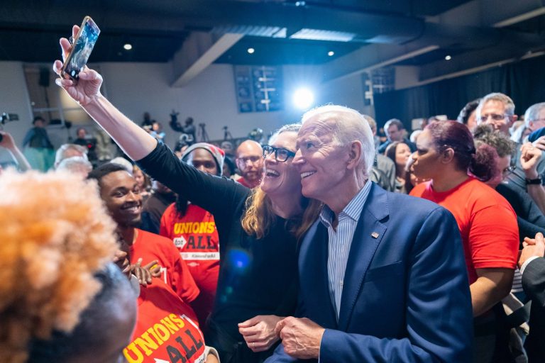 Joe Biden, favorit pentru a reprezenta Partidul Democrat la alegerile prezidențiale din SUA