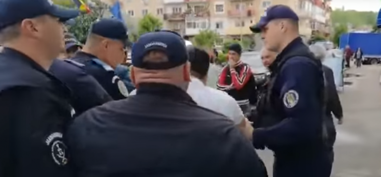 Reacție: “USR va asigura asistență juridică românilor abuzați de jandarmi la Topoloveni”