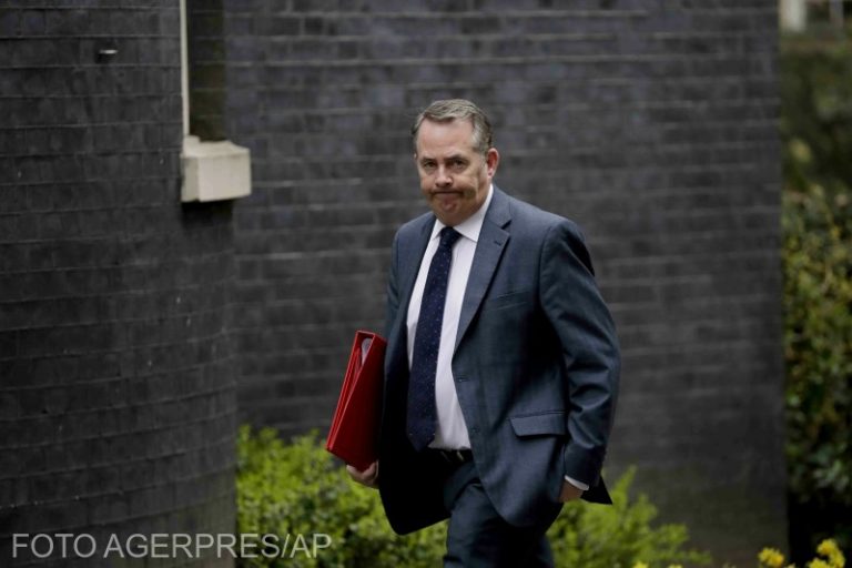 Liam Fox crede că UE va accepta să renegocieze acordul de Brexit