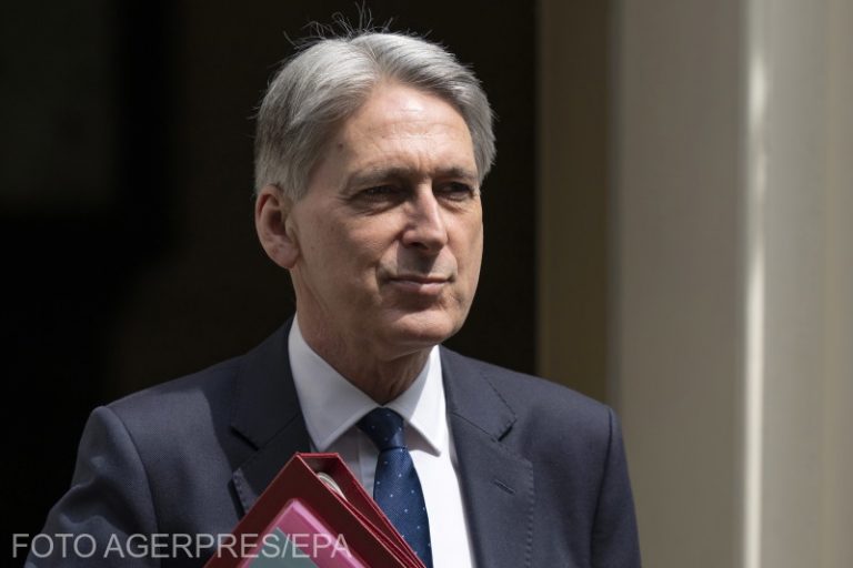 Philip Hammond: Îl putem învinge pe Johnson în lupta Brexit