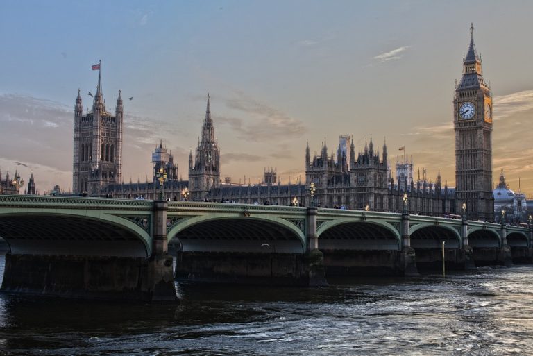 Marea Britanie a ieșit în mod oficial din Uniunea Europeană
