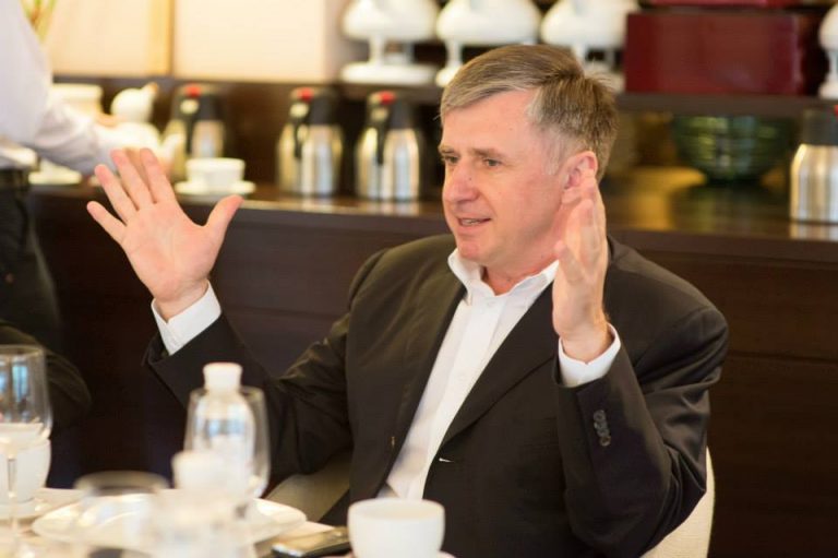 Fost premier moldovean: “Astăzi la Chișinău vin doi emisari de rang înalt de la București. Operațiunea salvați soldatul plaha s-a început”