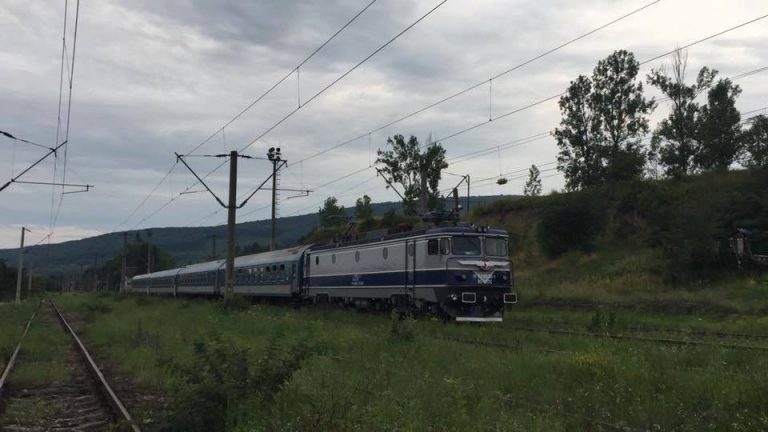 S-a întâmplat în România: 30 de ore cu trenul până la mare. “Ne învârtim parcă în cerc”