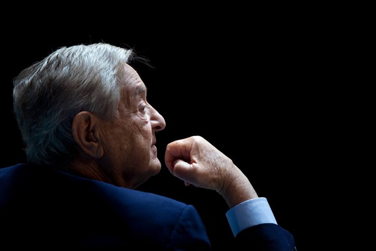 Soros: Facebook ar conspira pentru realegerea lui Trump