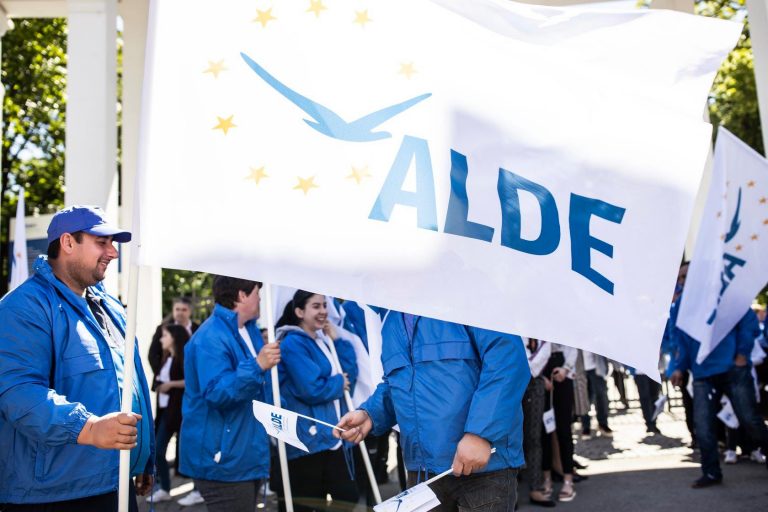 Dăncilă: “Avocatul Poporului este al celor de la ALDE”