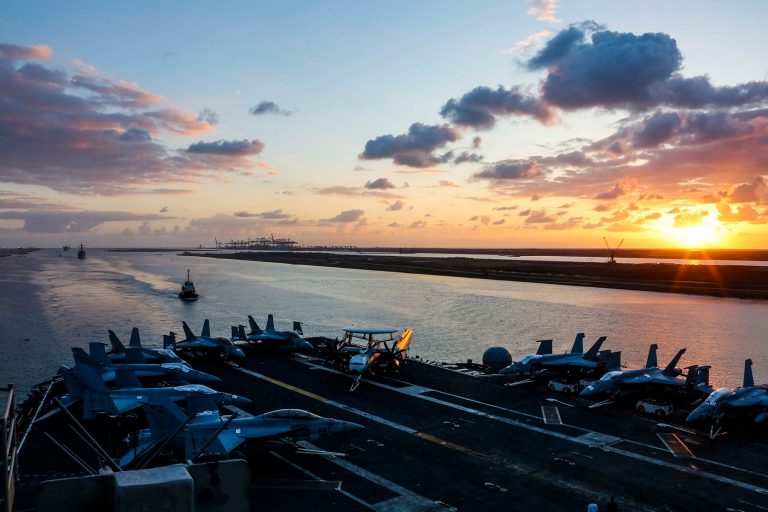 General american: La est au loc activități foarte destabilizatoare. România, extrem de importantă pentru NATO