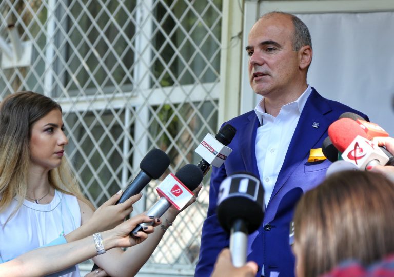 Varujan Vosganian: Să convenim că Rareș Bogdan vorbește prea mult