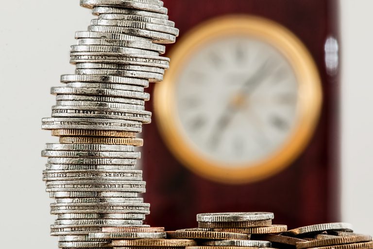 Oficial al Comisiei Europene: România a deviat de la ținta de deficit