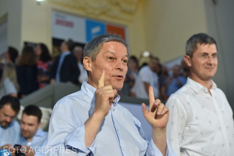 Dacian Cioloş: Votul de azi să pună definitiv capăt ideii că votăm răul cel mai mic