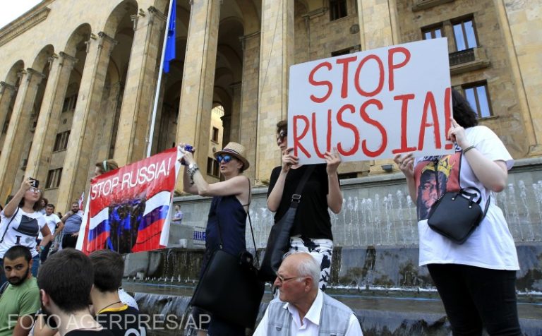 Violențe în Georgia. Președintele numește Rusia „inamic și ocupant“