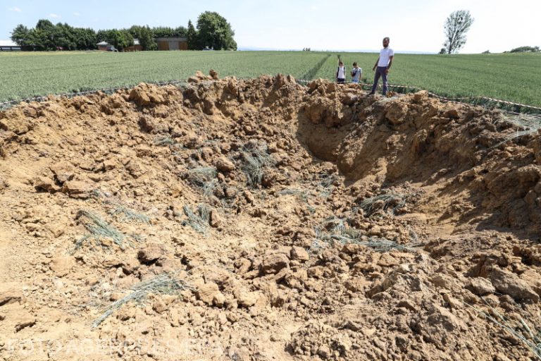 Explozia unei bombe din Al Doilea Război Mondial a produs un crater imens în Germania