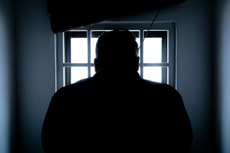 Un deţinut român a luat ostatică o angajată, într-un penitenciar din Germania