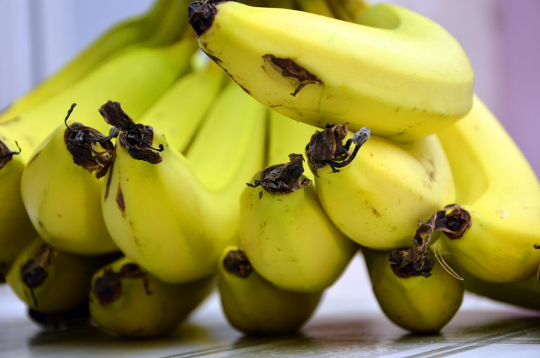 De ce chinezii au început să cumpere cantităţi record de banane din străinătate
