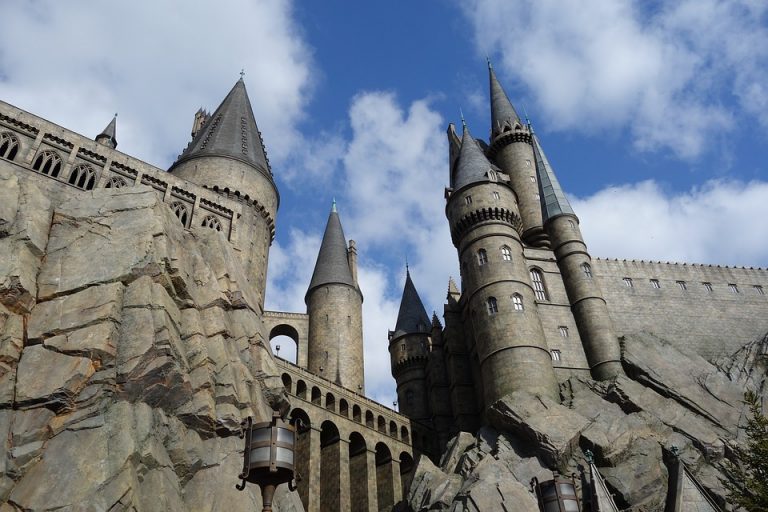 „Harry Potter“ revine cu patru noi cărți